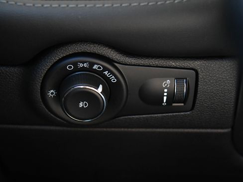 Used 2022 Dodge Durango SXT image 31