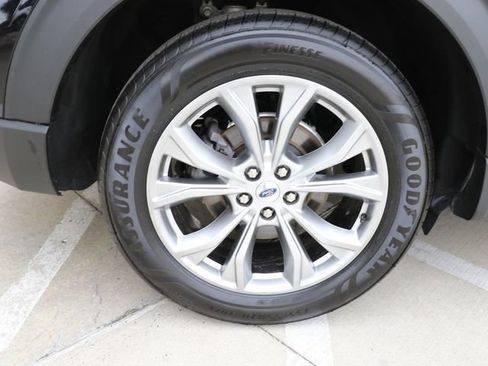 Used 2023 Ford Explorer XLT w/ Equipment Group 202A AWD/4WD image 8
