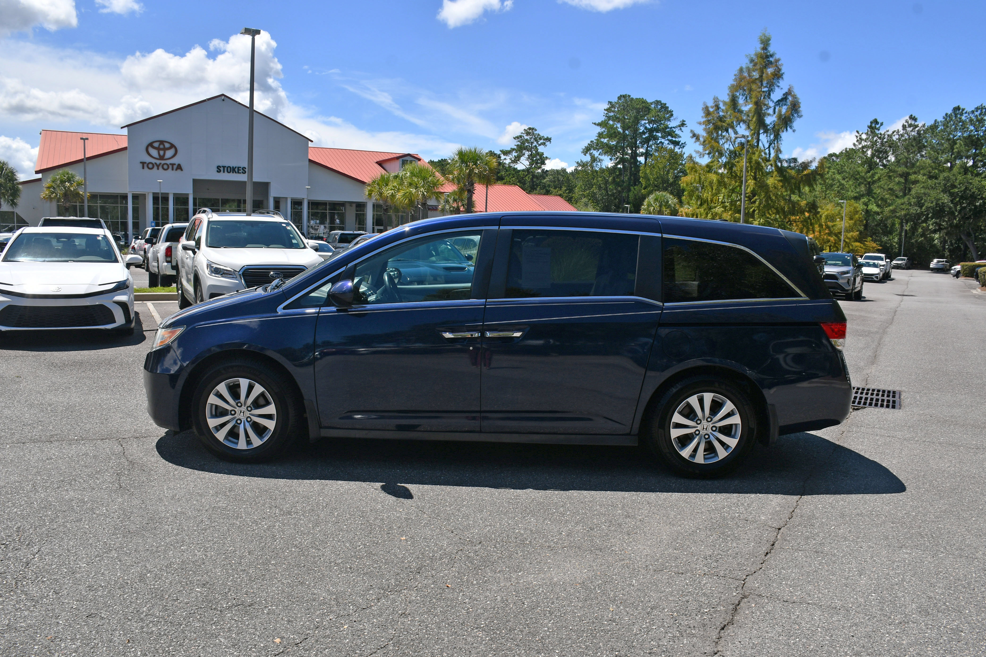 Used 2017 Honda Odyssey EX-L image 2