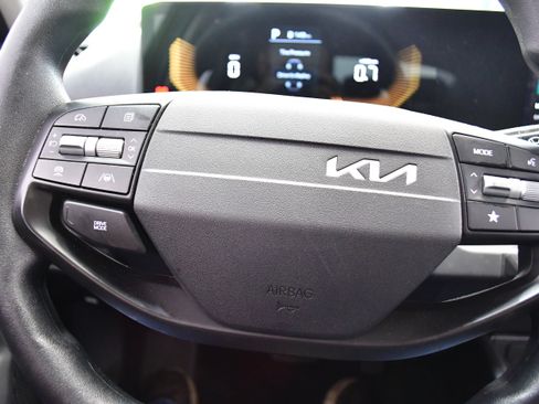 Used 2025 Kia K4 FWD image 18