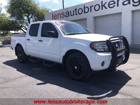 Used 2016 Nissan Frontier SV AWD/4WD image 2