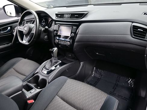 Used 2018 Nissan Rogue SV FWD image 15