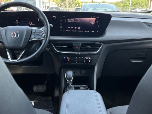Used 2025 Buick Encore GX Preferred FWD image 17