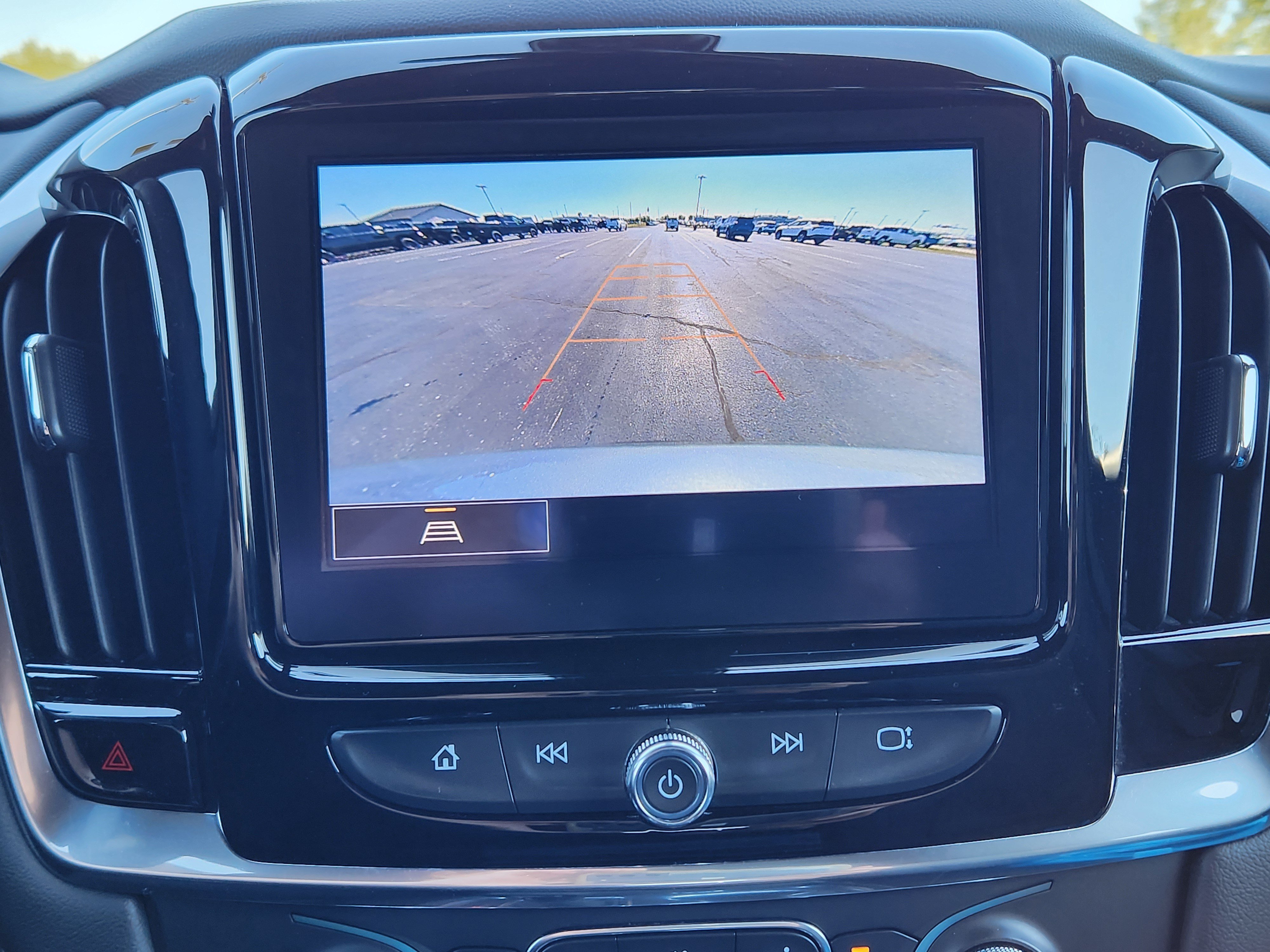 Used 2023 Chevrolet Traverse LT FWD image 20