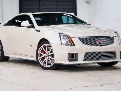 Used 2013 Cadillac CTS V RWD image 23