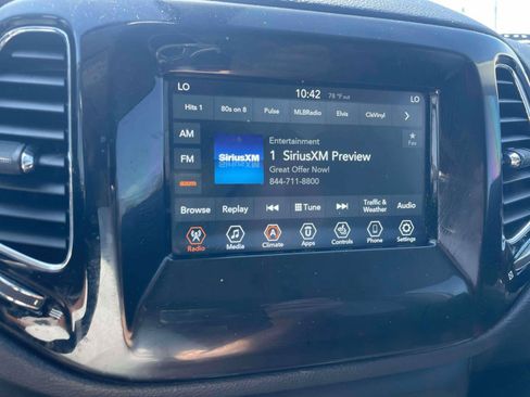 Used 2020 Jeep Compass Latitude FWD image 19