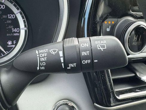 Used 2022 Toyota Highlander XLE image 24