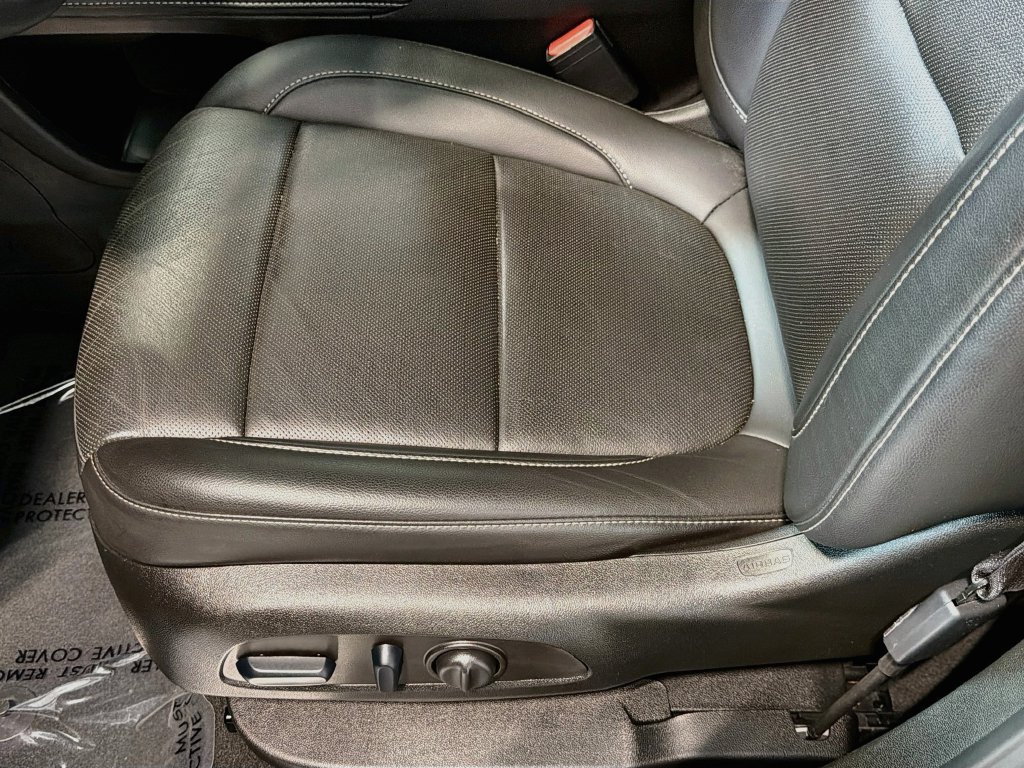 Used 2023 GMC Acadia SLT FWD image 21