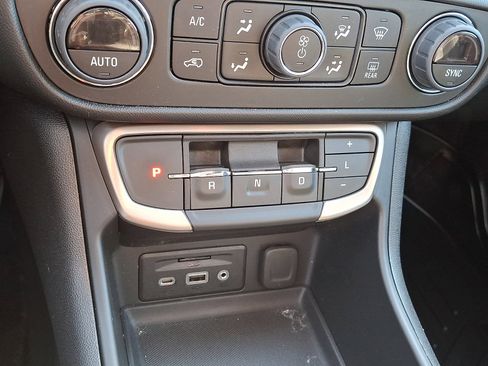 Used 2022 GMC Terrain Denali image 21