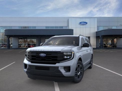 New 2026 Ford Expedition Active AWD/4WD image 2