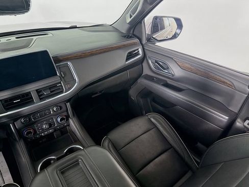 Used 2021 Chevrolet Suburban Premier w/ Premium Package image 25