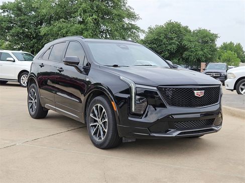 Used 2024 Cadillac XT4 Sport image 2