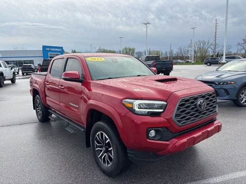 Used 2023 Toyota Tacoma TRD Sport w/ TRD Premium Sport Package AWD/4WD image 3