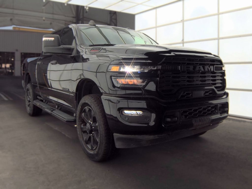 Used 2025 RAM 2500 Big Horn AWD/4WD image 3