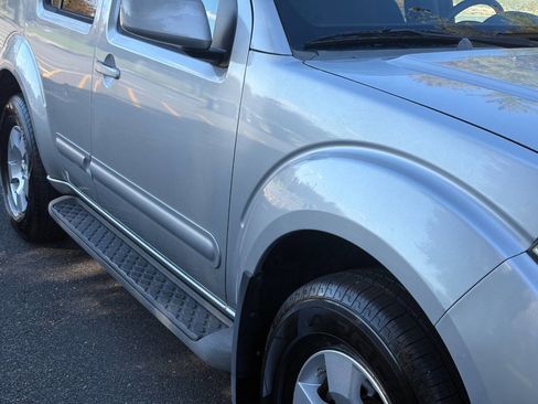 Used 2007 Nissan Pathfinder SE w/ SE Premium Pkg image 11