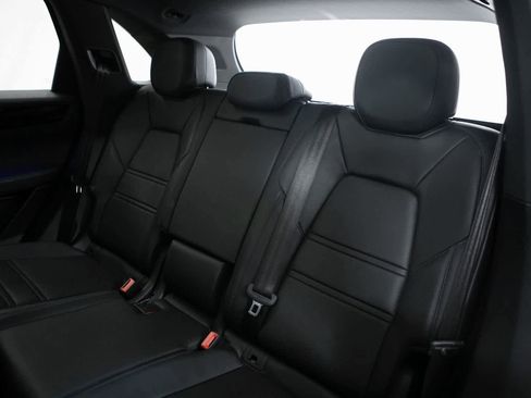 Certified 2023 Porsche Cayenne image 29