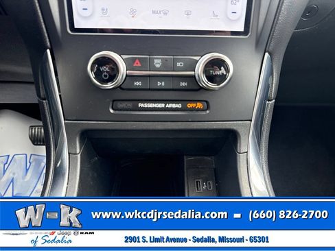 Used 2024 Ford Edge Titanium AWD/4WD image 38
