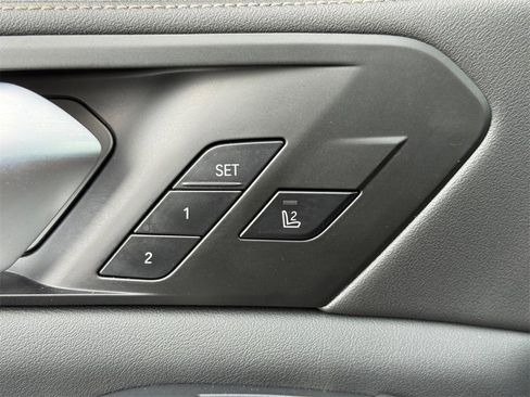 Used 2025 BMW X5 xDrive50e w/ Executive Package image 16