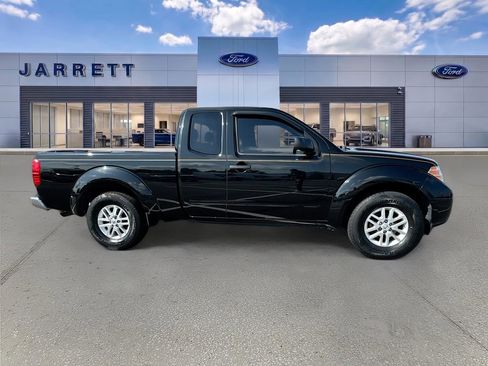 Used 2017 Nissan Frontier SV RWD image 8