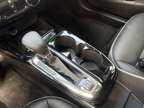 Used 2024 Chevrolet Trax ACTIV w/ Sunroof Package image 37