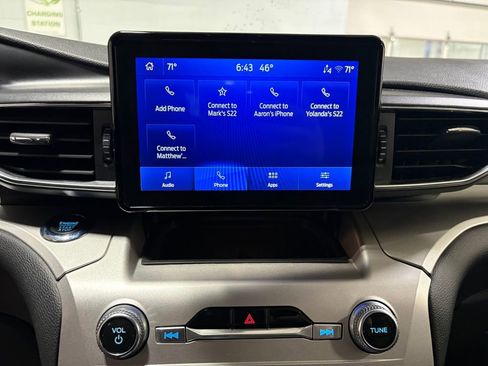 Used 2022 Ford Explorer XLT w/ Equipment Group 202A AWD/4WD image 19