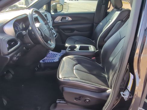 Used 2020 Chrysler Pacifica Limited w/ Advanced Safetytec Group image 15