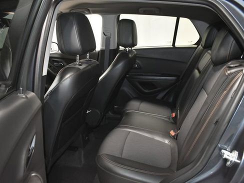 Certified 2022 Chevrolet Trax LT w/ LT Convenience Package FWD image 22