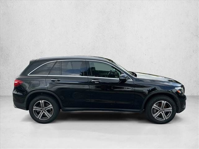 Used 2019 Mercedes-Benz GLC 300 4MATIC image 4