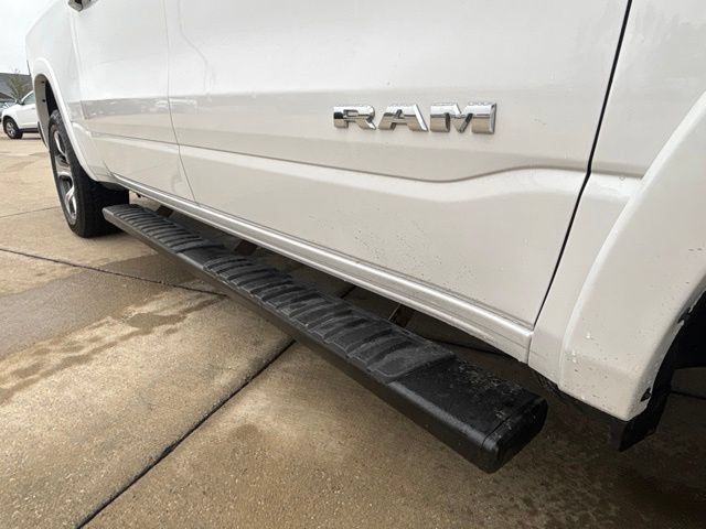 Used 2019 RAM 1500 Laramie AWD/4WD image 34