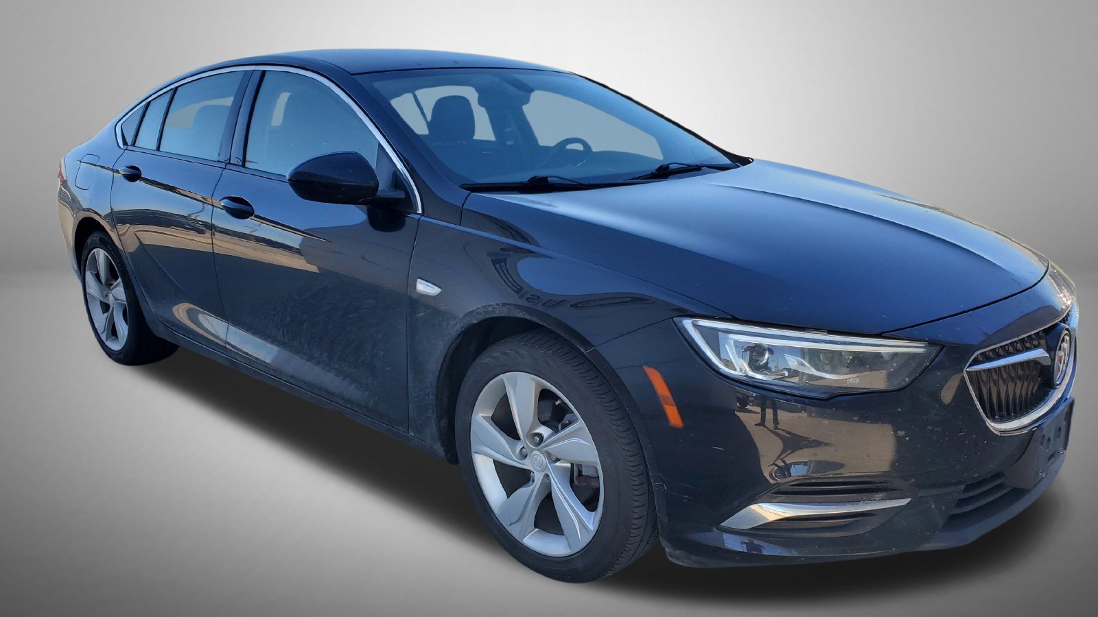 Used 2018 Buick Regal Preferred w/ Driver Confidence Package #1 FWD image 2