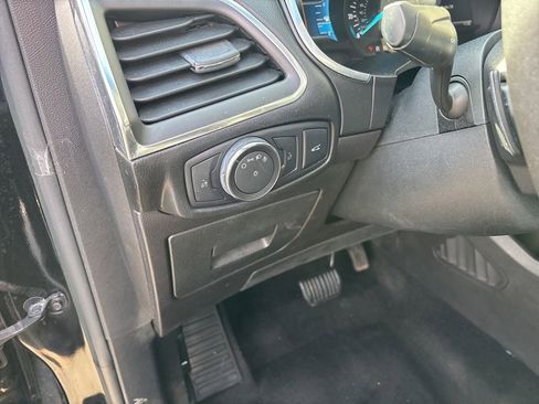 Used 2015 Ford Edge Titanium image 6