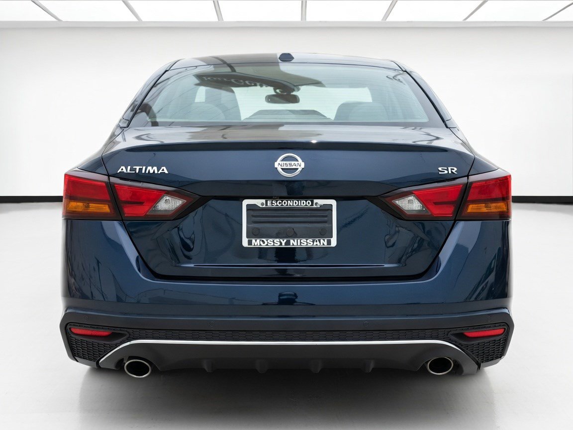 Used 2020 Nissan Altima 2.5 SR w/ Premium Package FWD image 5