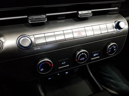 New 2026 Hyundai Kona SE image 7