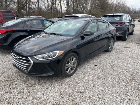 Used 2017 Hyundai Elantra SE image 2