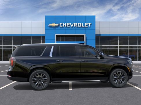 New 2026 Chevrolet Suburban LS w/ LS Custom Edition AWD/4WD image 5