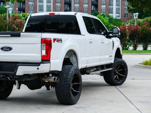 Used 2017 Ford F250 Lariat w/ FX4 Off-Road Package AWD/4WD image 26
