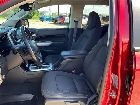 Used 2021 Chevrolet Colorado LT w/ Safety Package RWD image 18