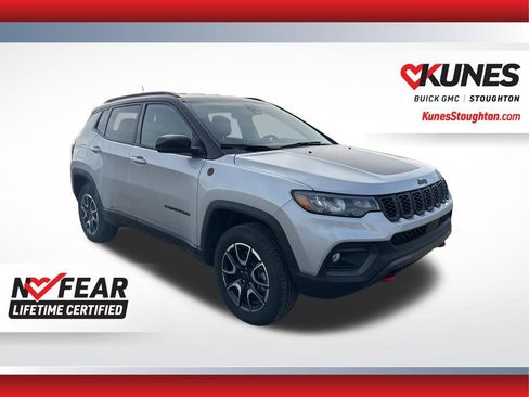 Used 2025 Jeep Compass Trailhawk AWD/4WD image 1