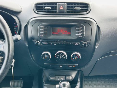 Used 2016 Kia Soul FWD image 12