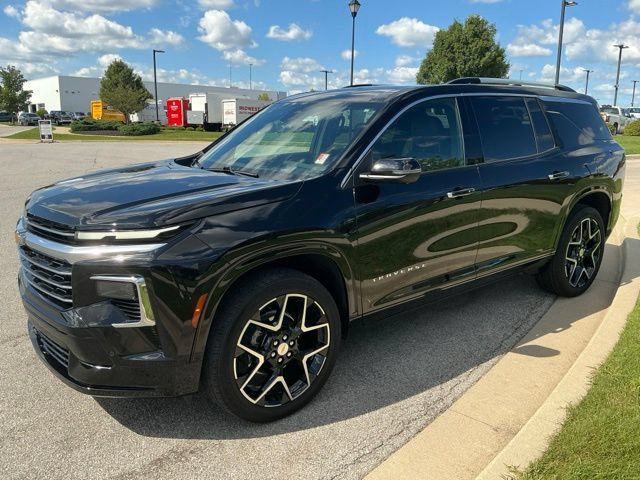 Used 2025 Chevrolet Traverse High Country w/ LPO, Floor Liner Package AWD/4WD image 3