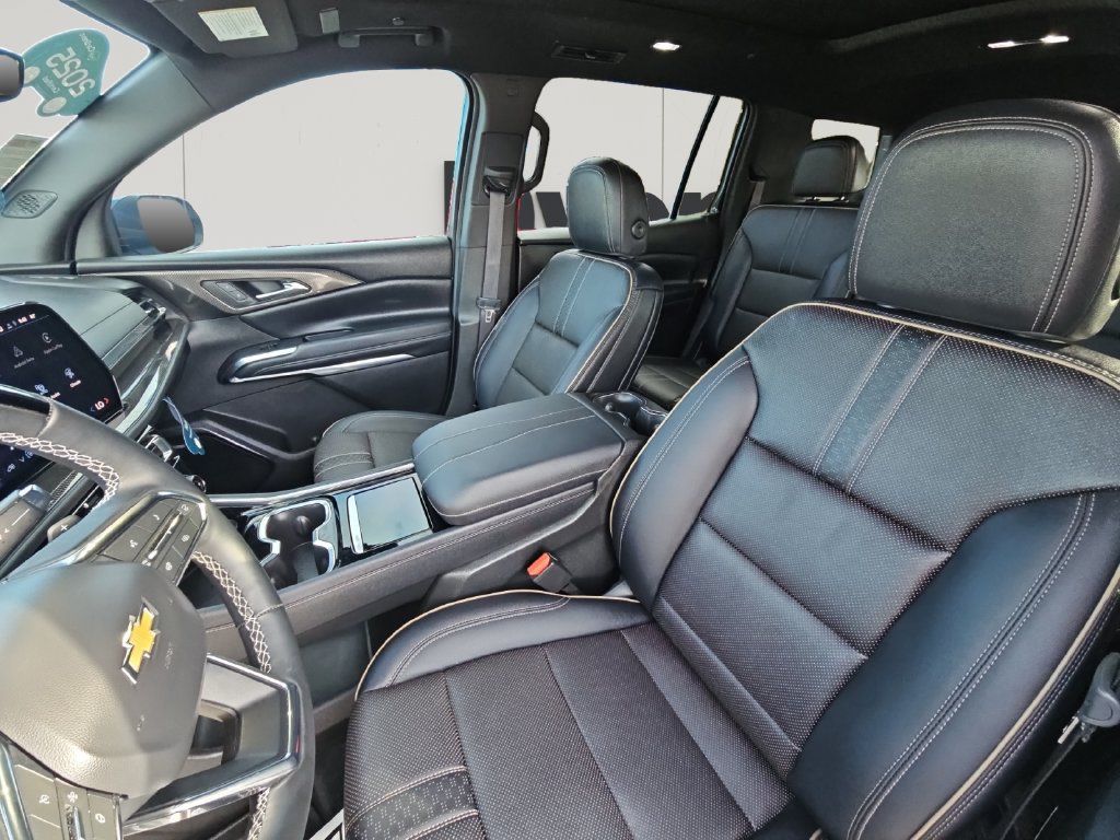 Certified 2025 Chevrolet Traverse High Country FWD image 10
