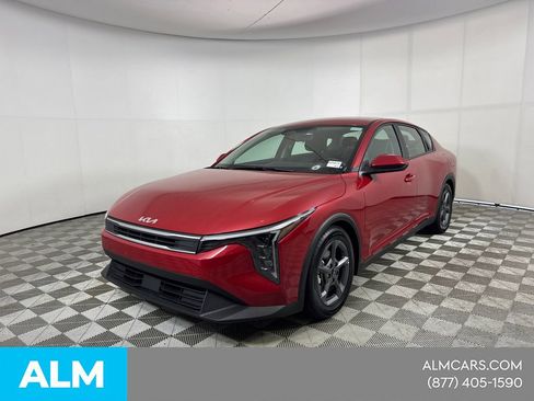 Used 2025 Kia K4 LXS image 1