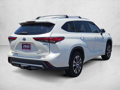 Used 2020 Toyota Highlander XLE FWD image 5