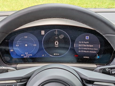 Certified 2025 Porsche Macan 4 Electric AWD/4WD image 10