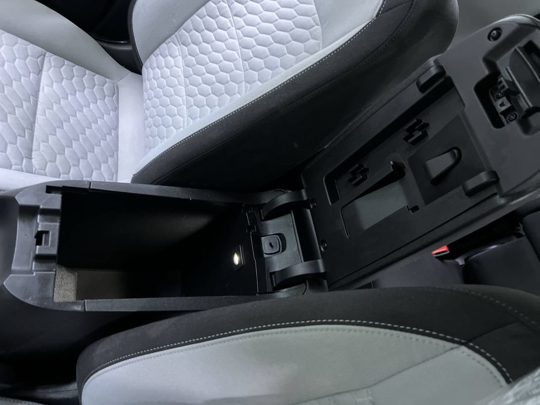 Used 2018 Chevrolet Equinox LS FWD image 24