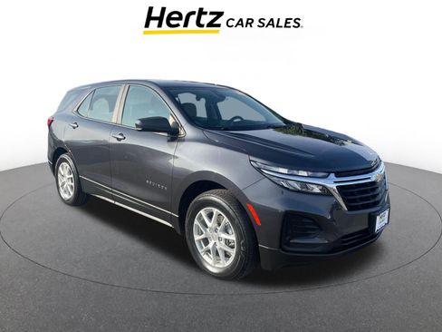 Used 2022 Chevrolet Equinox LS image 1