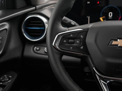 New 2026 Chevrolet Trax LT w/ LT Convenience Package FWD image 19
