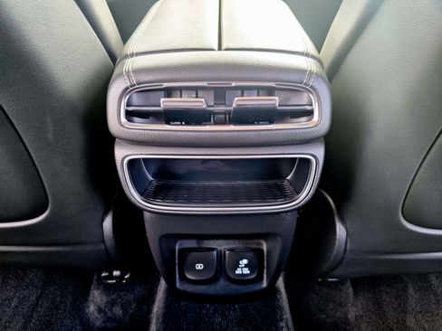 Used 2024 Genesis GV80 2.5T image 36