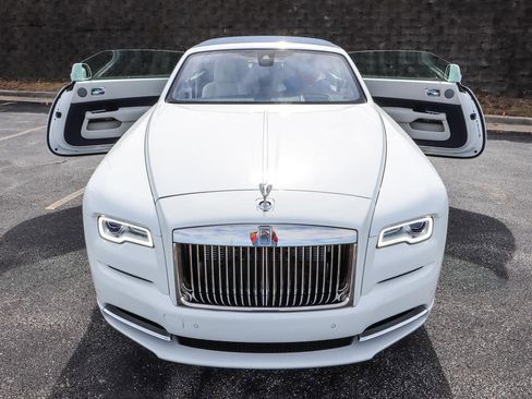 Used 2019 Rolls-Royce Dawn image 19