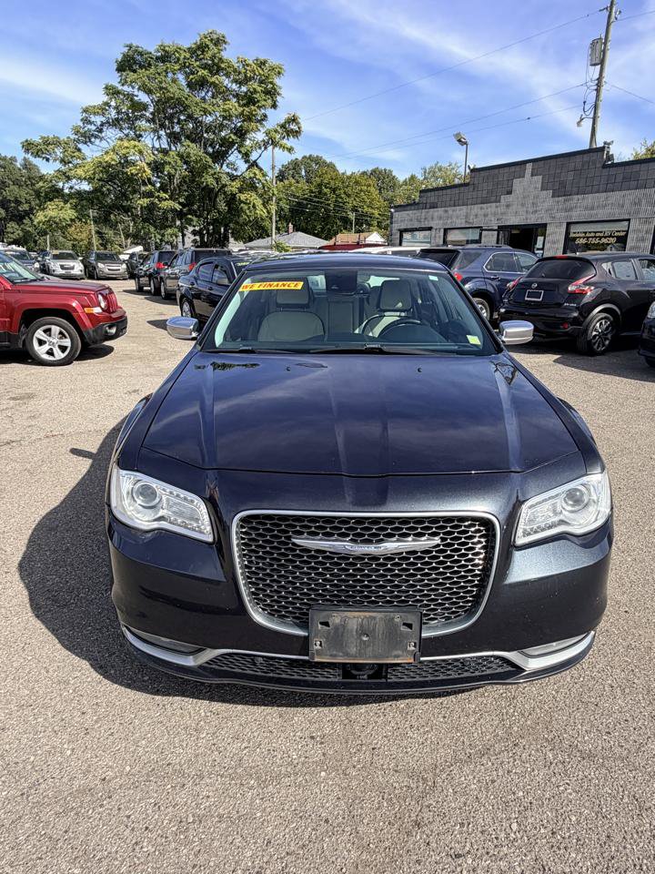 Used 2015 Chrysler 300 C Platinum w/ Light Group RWD image 8